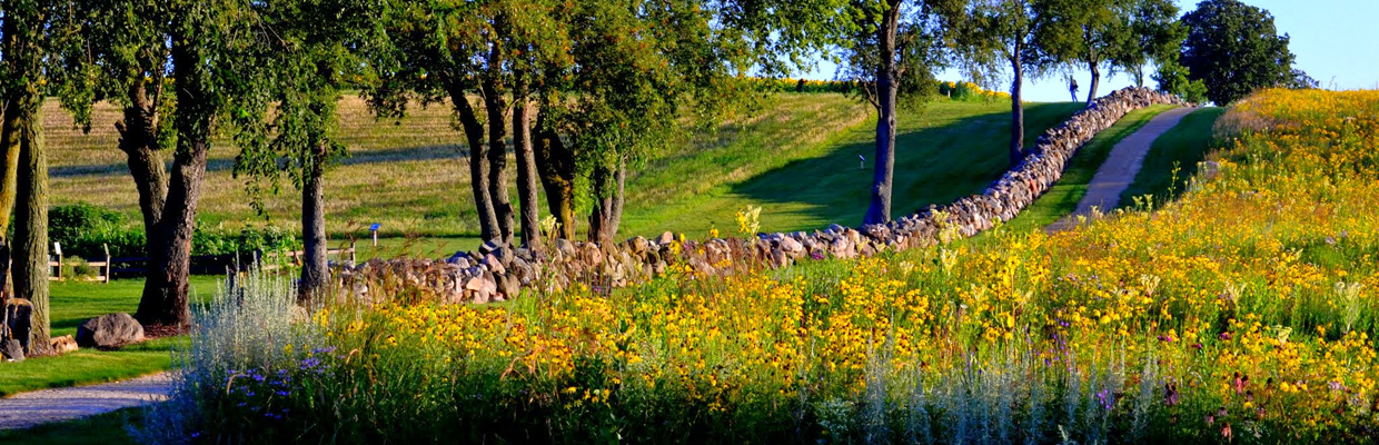 Slideshow rock wall prairie